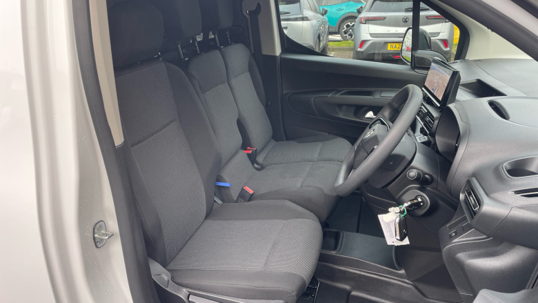 Vauxhall Combo Cargo Combo Diesel 1.5 Turbo D 100ps Pro H1 Van